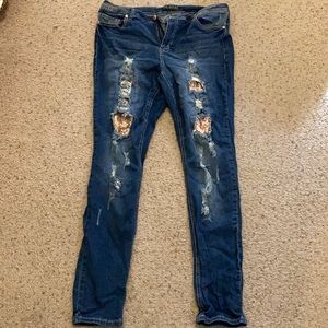 Distressed jeans👖💖